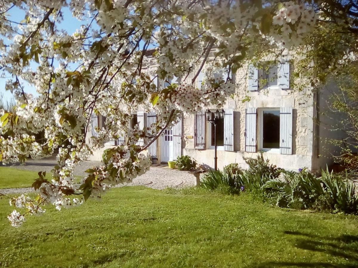 Maison Lavande Bed and Breakfast Saint-Jean-dʼAngély Zewnętrze zdjęcie