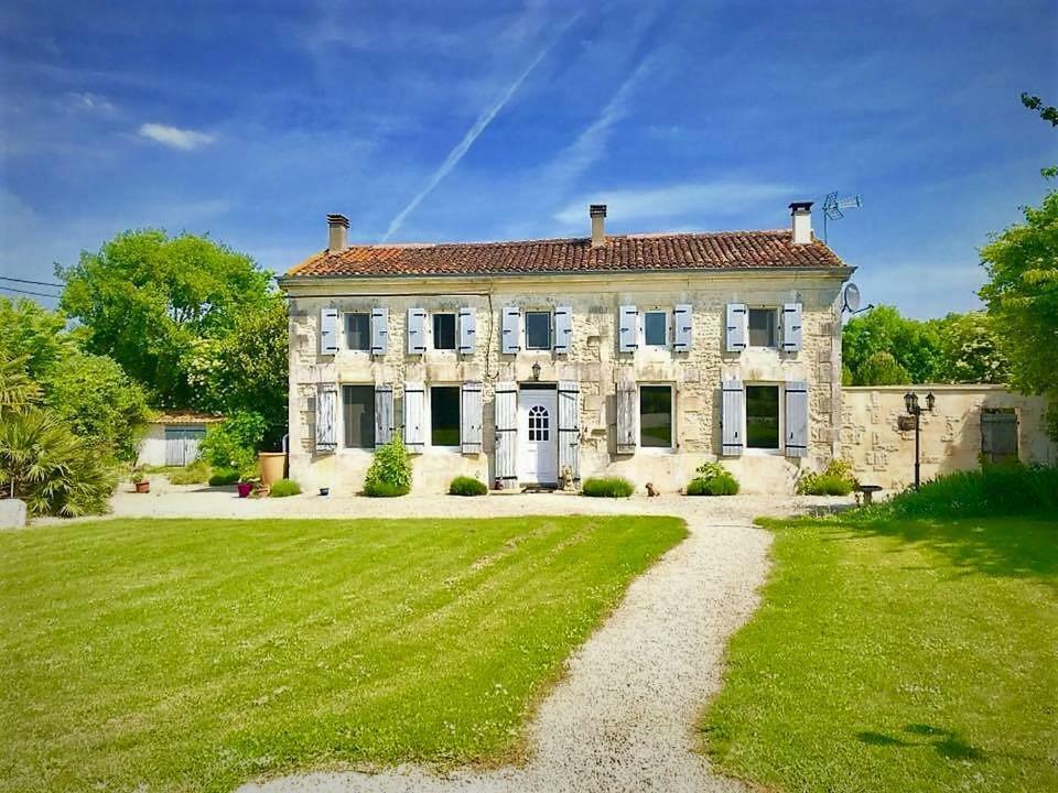Maison Lavande Bed and Breakfast Saint-Jean-dʼAngély Zewnętrze zdjęcie